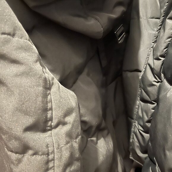 Guess Men Winter  coat used but clean as new - Picture 3 of 9